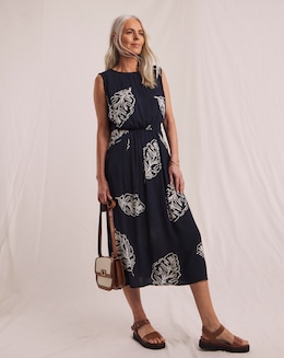 Julipa Textured Crinkle Printed Pocket Midi Dress