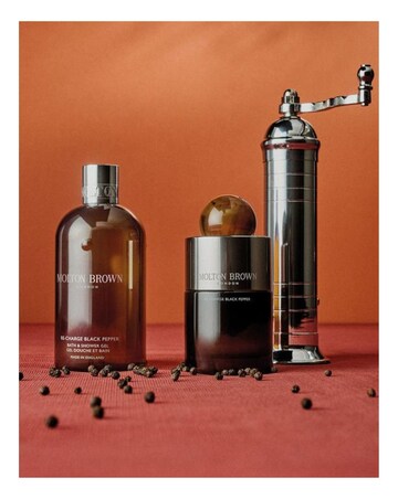 Molton Brown Re- Molton charge Black Pepper Bath & Shower Gel 300ML