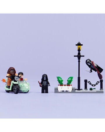 LEGO Harry Potter Hagrid & Harry's Privet Drive Escape
