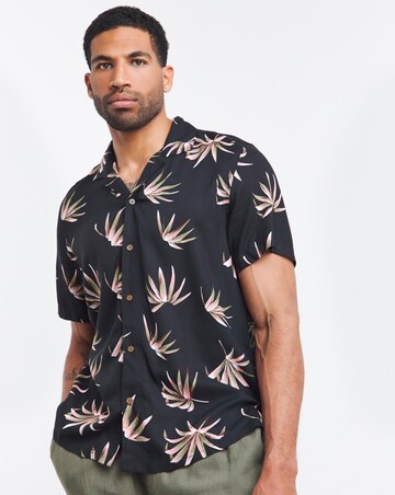 Short Sleeve Leaf Print Cuban Collar Shirt