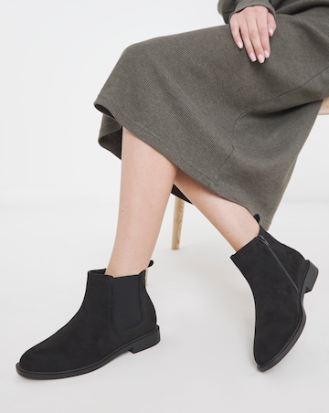 Bettina Classic Ankle Chelsea Boots - Standard Fit (D)