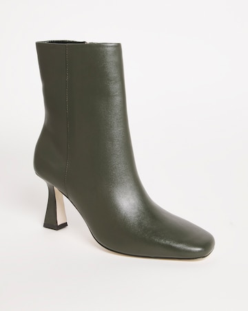 Leather Square Toe Boot EEE Fit
