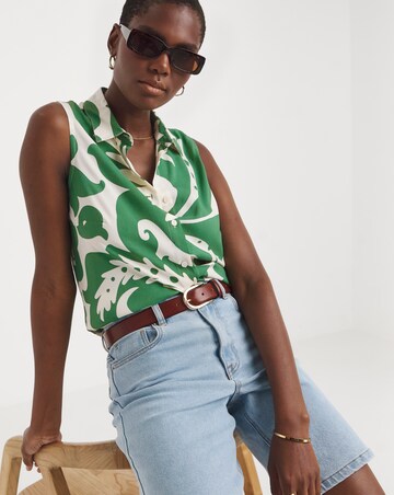 Dipped Back Sleeveless Shirt