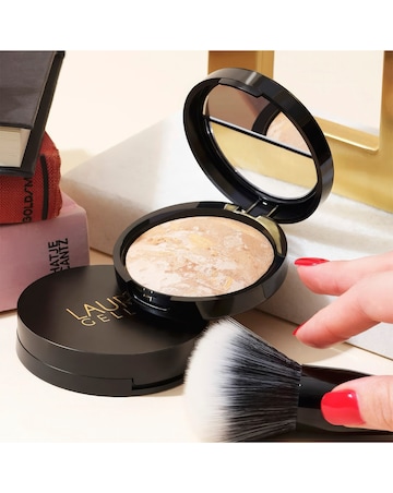 Laura Geller Baked Balance-n-Brighten Colour Correcting Foundation - Medium