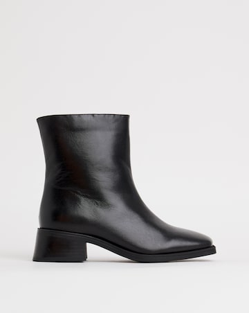 Heavenly Soles Brianna Heeled Square Toe Leather Boots - Extra Wide Fit (EEE)