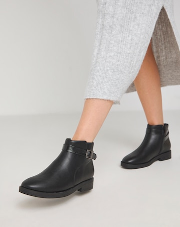Drew Ankle Buckle Boot - Standard Fit (D)