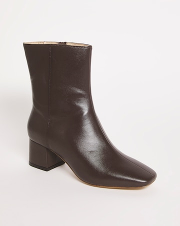 Leather Square Toe Ankle Boot E Fit