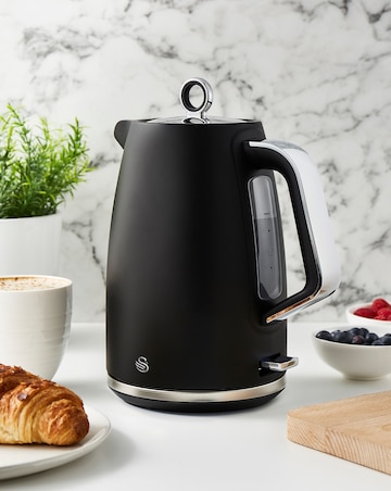 Swan Serenity Kettle, 4 Slice Toaster & Microwave Bundle Black