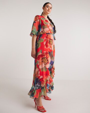 Hope & Ivy Alluring Floral Maxi Dress