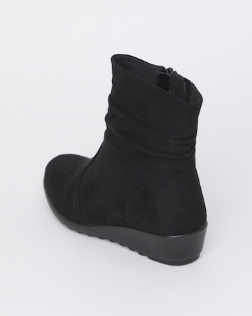 Cushion Walk Ruched Wedged Boots EEE Fit