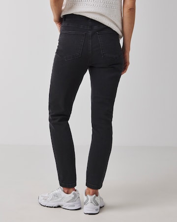 Slim Mom Jean- (Washed Black)- King's Trust- #2 Per Sale Donated