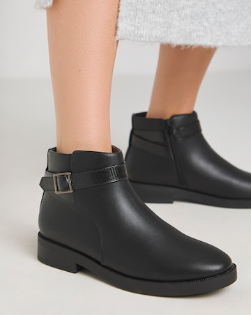 Drew Ankle Buckle Boot - Standard Fit (D)