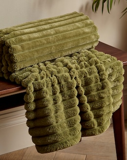 Catherine Lansfield  Cosy Ribbed Throw