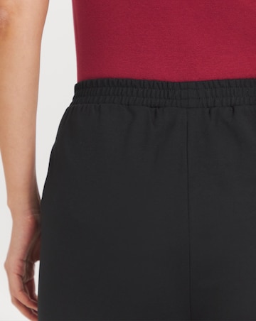 Slimma Black Comfort Fit Straight Leg Trouser Short