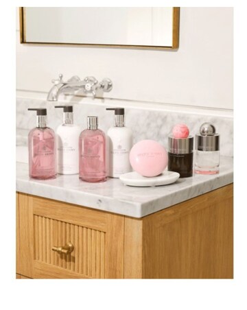 Molton Brown Delicious Rhubarb & Rose Bath & Shower Gel 300ml