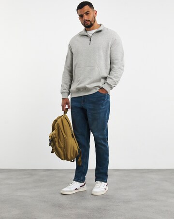 Stonewash Tapered Fit Stretch Jeans