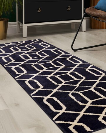 Newport Lattice Geometric Runner