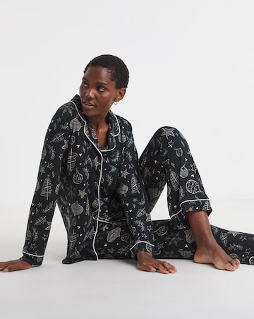 Pretty Secrets Christmas Print Revere Pyjama Set