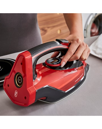 Morphy Richards 303250 2400W Cordless Steam Iron