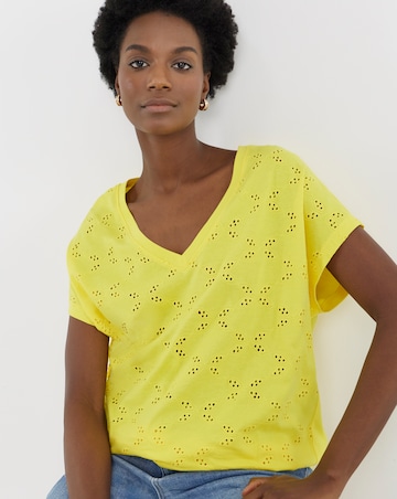 Broderie V-Neck T-Shirt