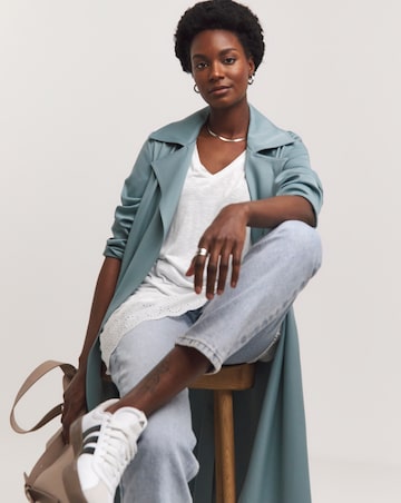 Broderie V Neck Short Sleeve Longline Top