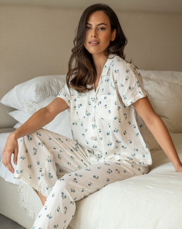 Pour Moi Cloth Revere Collar Shirt And Cropped Trousers PJ Set