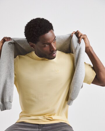 Union Embroid T-Shirt Long-Yellow