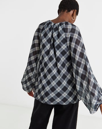 Check Volume Sleeve Blouse