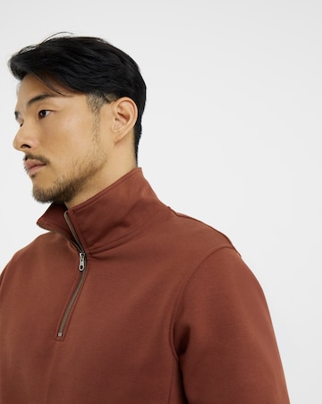 1/4 Zip Funnel Neck Sweatshirt