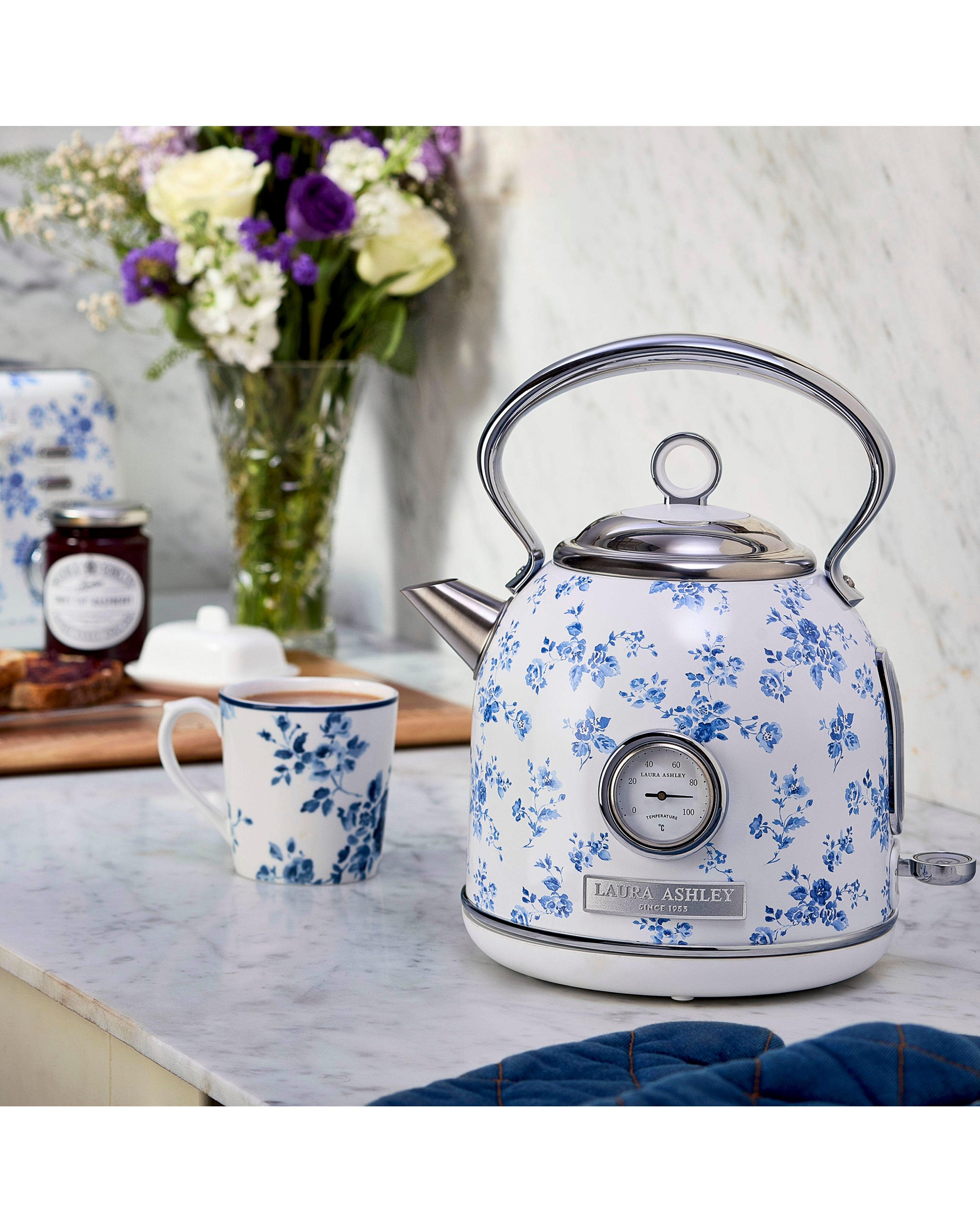 Laura Ashley China Rose 1.7L Dome Kettle and 4 Slice Toaster