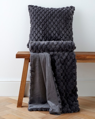 Scallop Faux Fur Throw