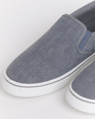 Basic Lace Up Canvas Pump Wide Fit
