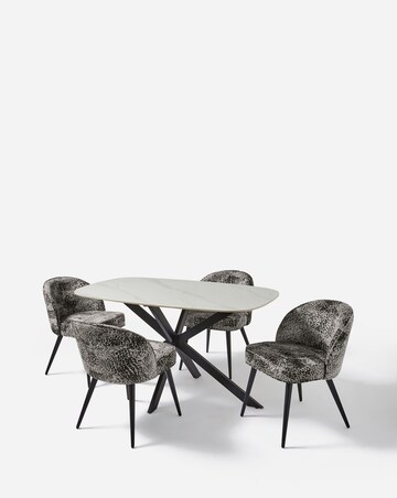 Brock Round Dining Table with 4 Savannah Chairs
