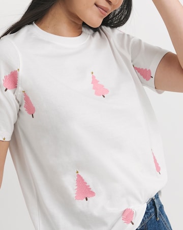 White Crew Neck Embroidered Christmas Tree T-shirt