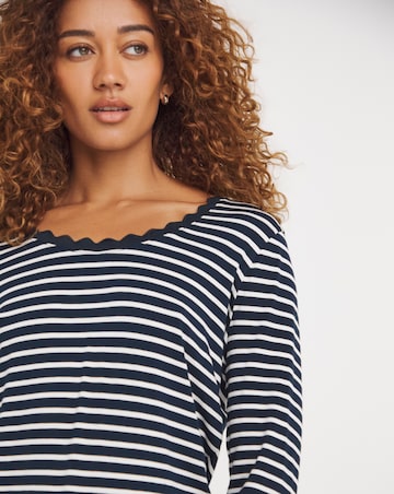 Stripe Scallop Scoop Neck Long Sleeve Top