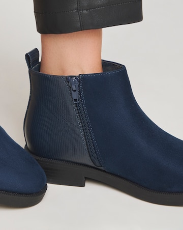 Verity Classic Zip Detail Ankle Boot - Wide Fit (E)
