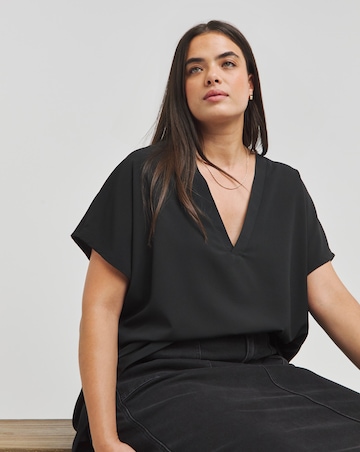 Black Short Sleeve Dipped Back Boxy Blouse