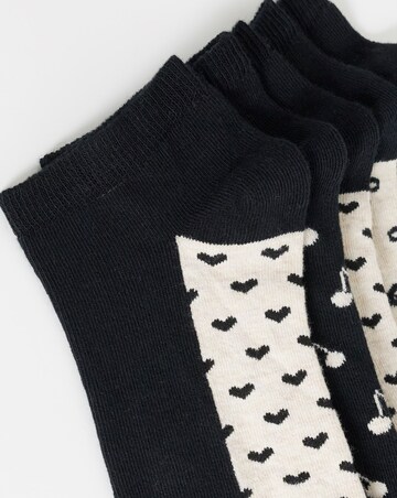 Pretty Secrets (5 Pair Pack) Trainer Socks (Wide Fit) Black Print