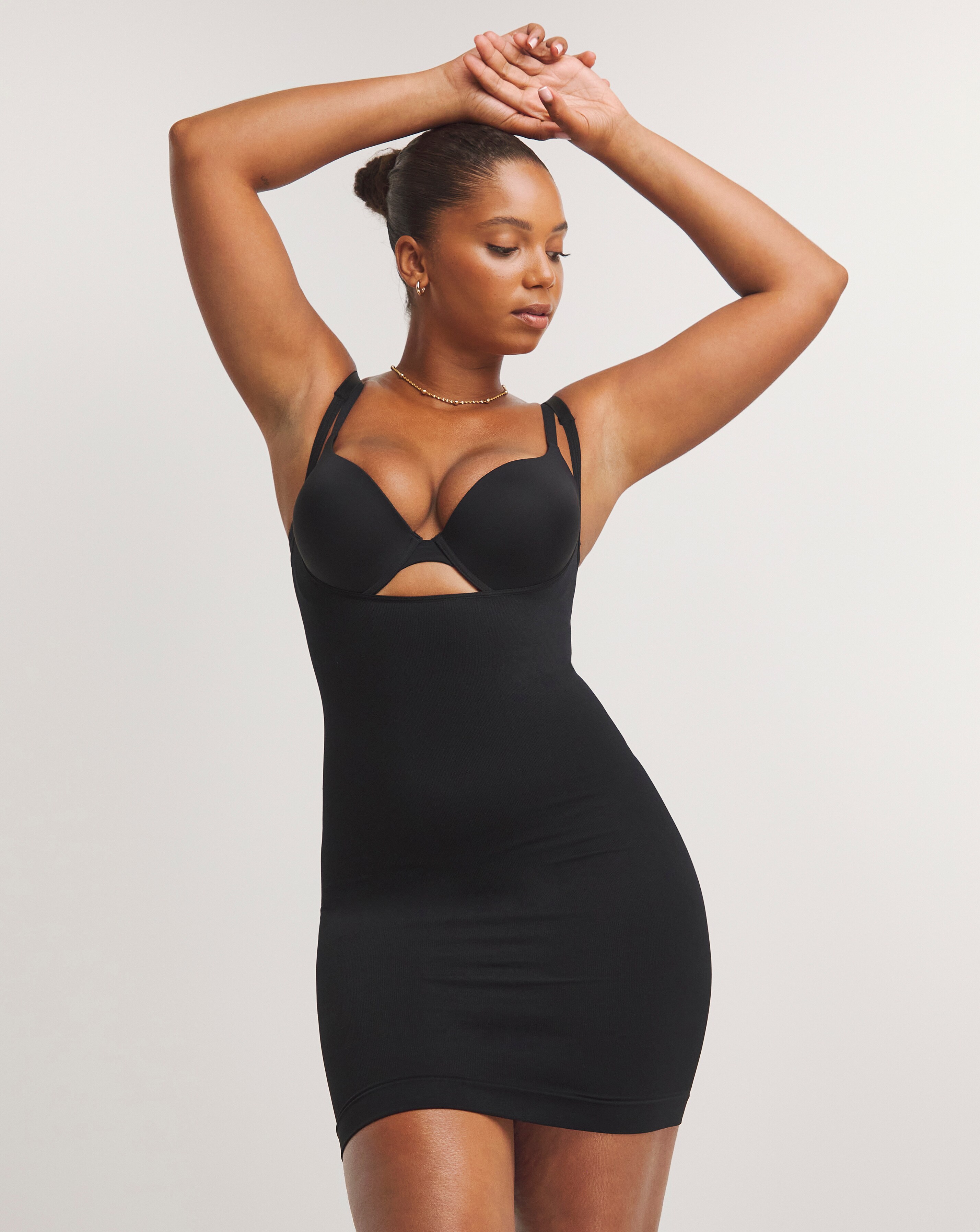 MAGISCULPT Medium Control Smoothing Wear Your Own Bra Seamfree Slip - Black