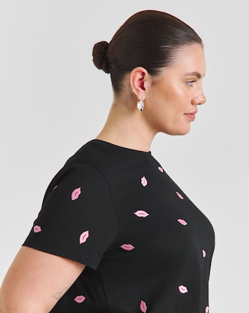 Simply Be Black Lips Embroidery T-Shirt