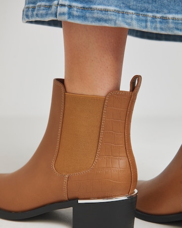 Heavenly Soles Danica Heeled Chelsea Boots - Wide Fit (E)