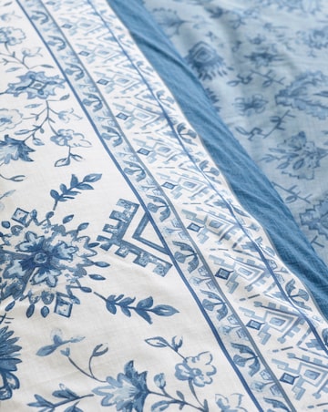 Catherine Lanfield Zoukara Floral Duvet Cover Set