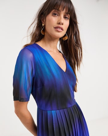 Short Sleeve Pleated Mesh Dress