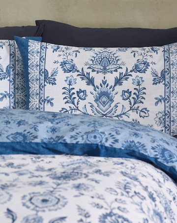 Catherine Lanfield Zoukara Floral Duvet Cover Set