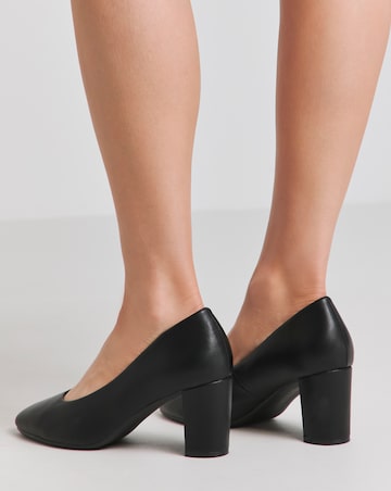 Dorothy Comfort Flexible Court Shoe - Wide Fit (E)
