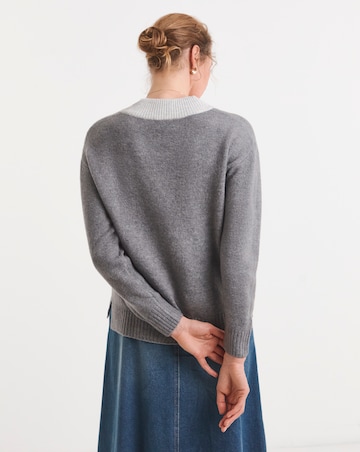 Contrast V Neck Jumper