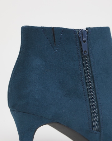 Cairns Kitten Heel Pointed Toe Ankle Boot - Extra Wide Fit (EEE)