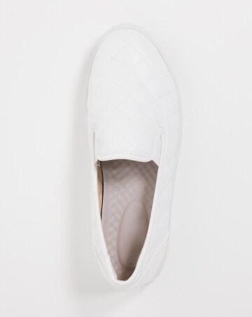 Cushion Walk Twin Gusset Quilted Trainer E Fit