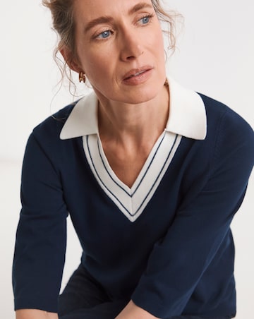 Contrast Collar V Neck Jumper