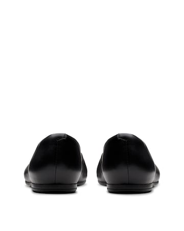 Clarks Livia Lily Leather Ballerina Standard Fit